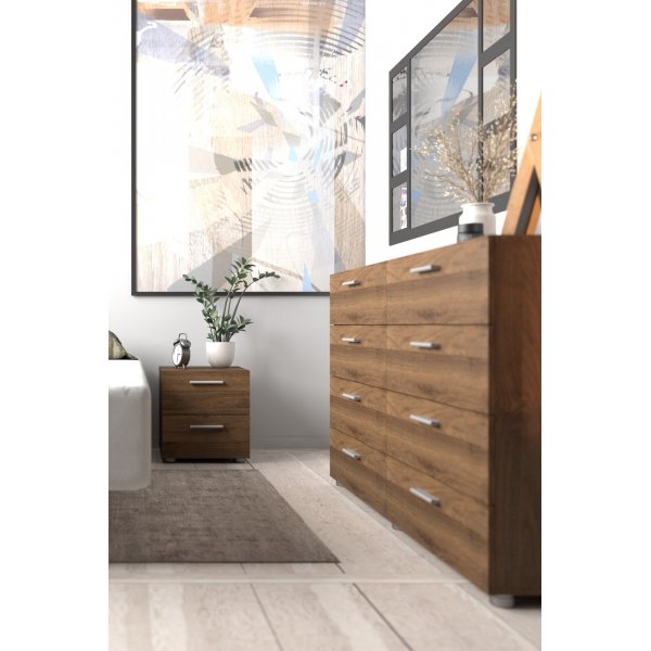 Kommode i valnøtt med 8 skuffer, 140 cm bred + Møbelføtter Kommode i valnøtt med 8 skuffer, 140 cm bred + Møbelføtter