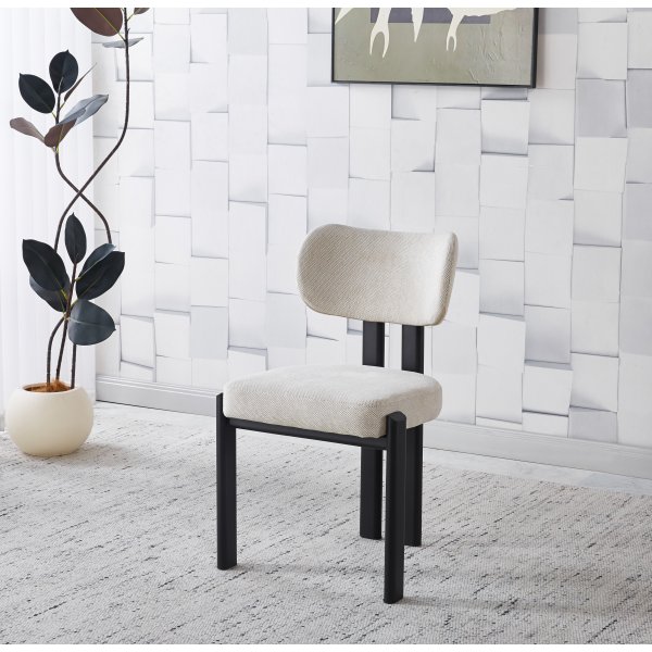 Spisegruppe Salvador spisebord Ø120cm i grå stein med 4 Callum spisestoler i beige stoff Spisegruppe Salvador spisebord Ø120cm i grå stein med 4 Callum spisestoler i beige stoff