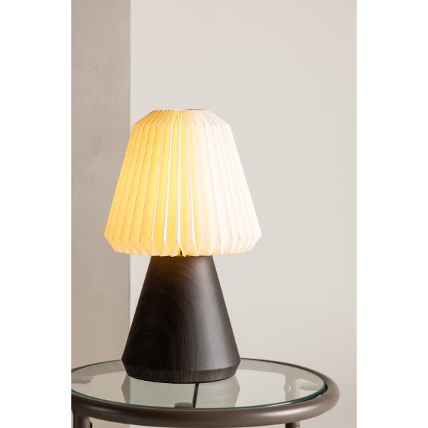 Fjällen bordlampe - Valnøtt/Hvit Fjällen bordlampe - Valnøtt/Hvit