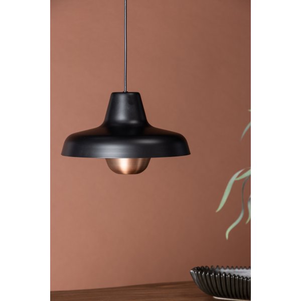 Högbyn taklampe - Sort/Kobber Högbyn taklampe - Sort/Kobber