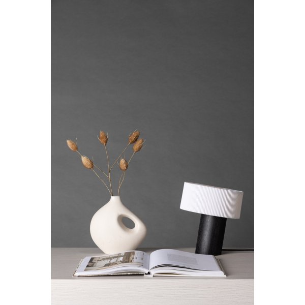 Branäs bordlampe - Sort/Hvit Branäs bordlampe - Sort/Hvit