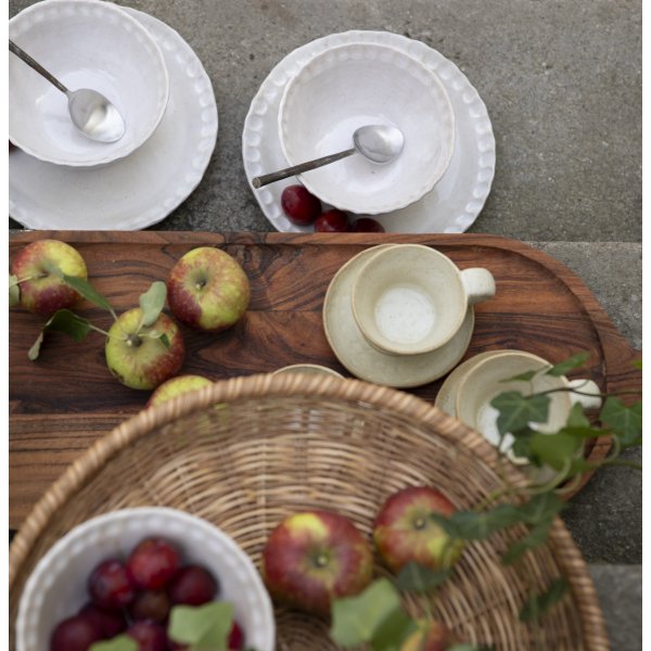 Utegruppe Marbella: Scottsdale rundt grå/hvitt spisebord Ø112 cm inkludert 4 Marbella lenestoler i grå syntetisk rotting Utegruppe Marbella: Scottsdale rundt grå/hvitt spisebord Ø112 cm inkludert 4 Marbella lenestoler i grå syntetisk rotting