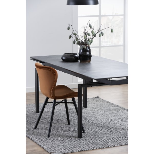 Huddersfield spisebord 160-240 cm - Sort Huddersfield spisebord 160-240 cm - Sort