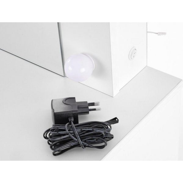 Facada hvitt toalettbord med belysning 94 x 43 cm Facada hvitt toalettbord med belysning 94 x 43 cm