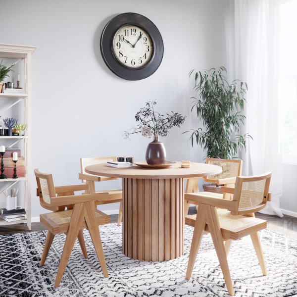 PiPi spisegruppe, rundt spisebord 150 cm inkludert 4 stk. Sara karmstoler i eik - Whitewash