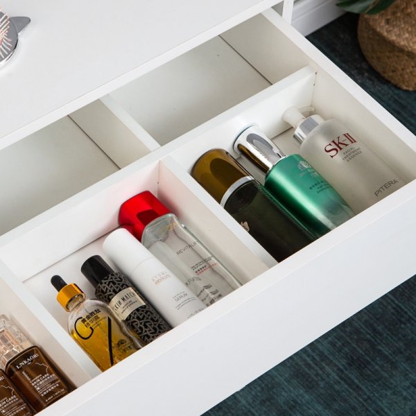 Hvitt sminkebord med oppbevaring, 90 cm bredt Hvitt sminkebord med oppbevaring, 90 cm bredt