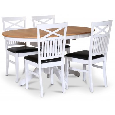 Fitchburg spisegruppe; rundt spisebord 106 /141 cm - Hvit / oljet eik med 4 stk Fårö stoler med kryss i ryggen, sete i svart PU