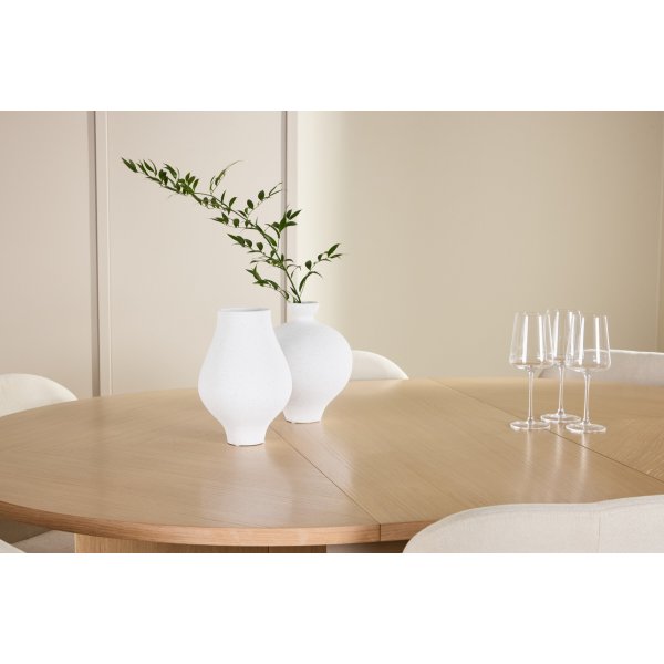 Spisebord Strada med 6 stk Lilja stoler - Beige/hvitmalt Spisebord Strada med 6 stk Lilja stoler - Beige/hvitmalt