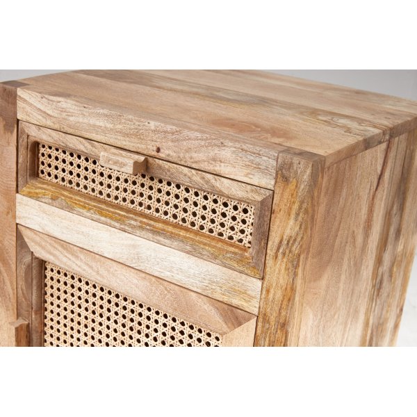 Luna nattbord med skuff og skap - Tre Luna nattbord med skuff og skap - Tre