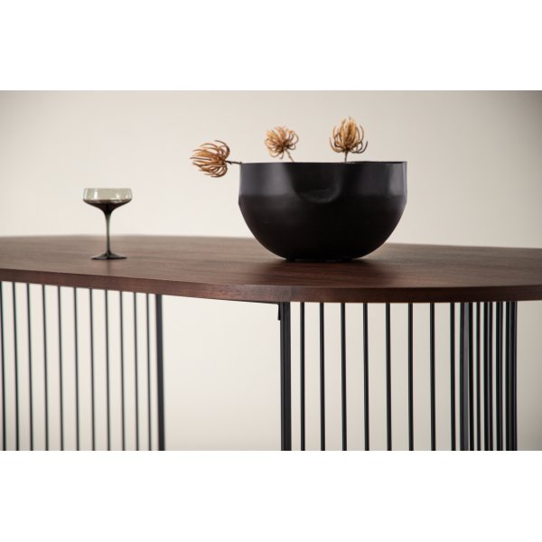 Hamneskär spisebord 220 x 110 cm - Sort/valnøtt Hamneskär spisebord 220 x 110 cm - Sort/valnøtt