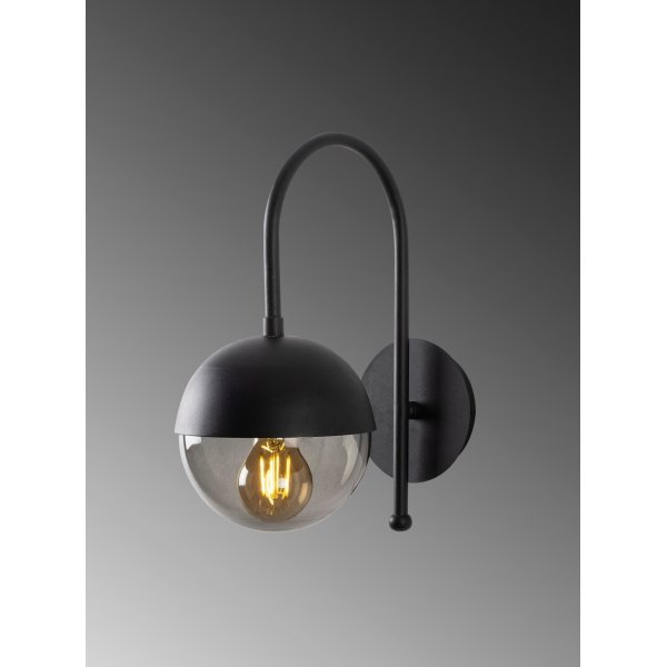 Karsholm vegglampe 3303 - Sort/fume Karsholm vegglampe 3303 - Sort/fume