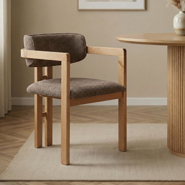 Lenestol Torpin i brun chenille og eik Lenestol Torpin i brun chenille og eik