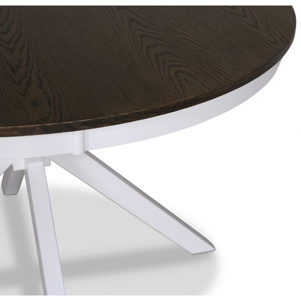 Skagen spisegruppe; rundt spisebord 120 cm - Hvit / brunbeiset eik med 4 stk Danderyd No.16 stoler Svart + 4.00 x Stolpute Skagen spisegruppe; rundt spisebord 120 cm - Hvit / brunbeiset eik med 4 stk Danderyd No.16 stoler Svart + 4.00 x Stolpute