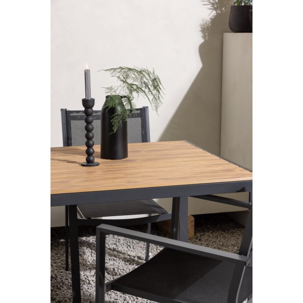 Matvaregruppen i Chania; 6 stoler med bord 205 x 90 cm - Svart/natur Matvaregruppen i Chania; 6 stoler med bord 205 x 90 cm - Svart/natur