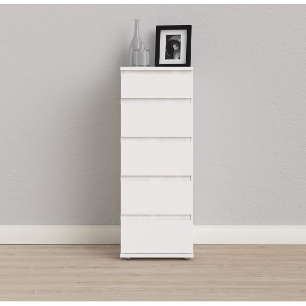 Nova kommode hvit med 5 skuffer 40 cm bred og 106,5 cm høy + Møbelføtter Nova kommode hvit med 5 skuffer 40 cm bred og 106,5 cm høy + Møbelføtter