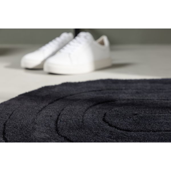 Nora teppe 50 x 80 cm - Sort Nora teppe 50 x 80 cm - Sort