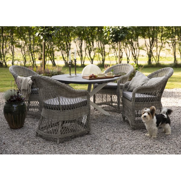 Utegruppe Marbella: Scottsdale rundt grå/hvitt spisebord Ø112 cm inkludert 4 Marbella lenestoler i grå syntetisk rotting Utegruppe Marbella: Scottsdale rundt grå/hvitt spisebord Ø112 cm inkludert 4 Marbella lenestoler i grå syntetisk rotting