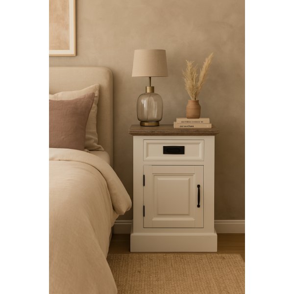 Klassisk nattbord + Tekstilpleie for mbler