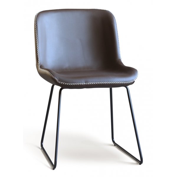 Texas spisegruppe med 6 Texas spisestoler Brun PU + Texas spisebord mørk brun eik 180x90 cm + 6.00 x Stolpute Texas spisegruppe med 6 Texas spisestoler Brun PU + Texas spisebord mørk brun eik 180x90 cm + 6.00 x Stolpute