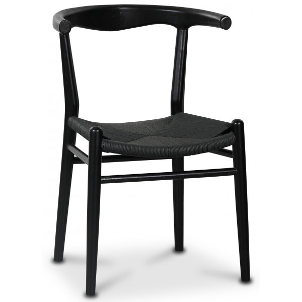 PiPi spisegruppe, rundt spisebord Ø120 cm inkludert 4 stk. svarte spisestoler - Svartbeiset tre PiPi spisegruppe, rundt spisebord Ø120 cm inkludert 4 stk. svarte spisestoler - Svartbeiset tre