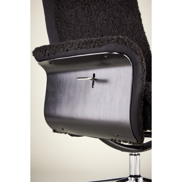 Hagn hvilestol med fotskammel - Sort / Krom + Tekstilrens for mbler