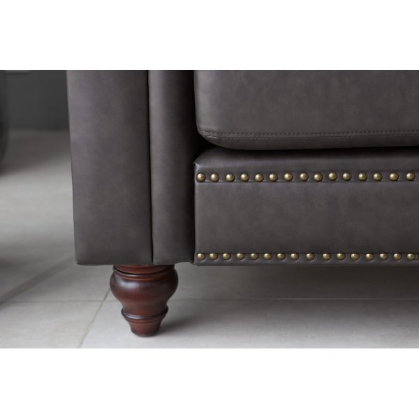 Chesterfield Royal 3-seters sofa - Svart vintage (PU skinn) Chesterfield Royal 3-seters sofa - Svart vintage (PU skinn)