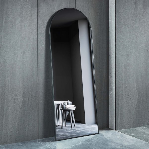 Helfigursspeil 70 × 185 cm Buet - Svart ramme Helfigursspeil 70 × 185 cm Buet - Svart ramme
