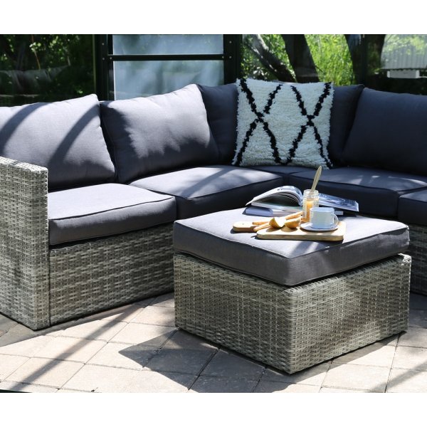 Boviken hjørnesofa med fotskammel - Grå kunstrotting Boviken hjørnesofa med fotskammel - Grå kunstrotting