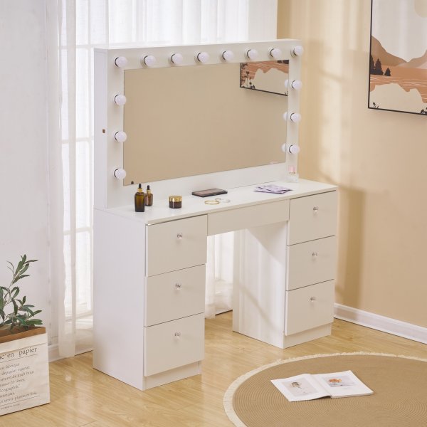 Sminkbord med speil, belysning og krystallhåndtak Sminkbord med speil, belysning og krystallhåndtak