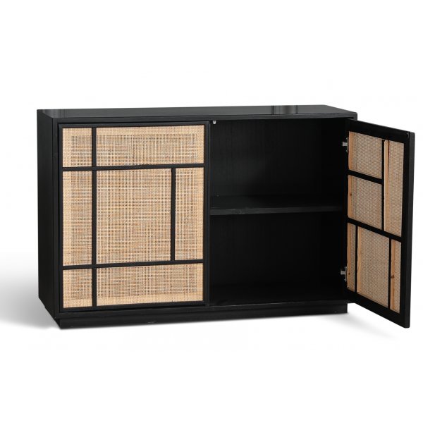 Stockholm skjenk med rottingdører - 120 cm bred Stockholm skjenk med rottingdører - 120 cm bred