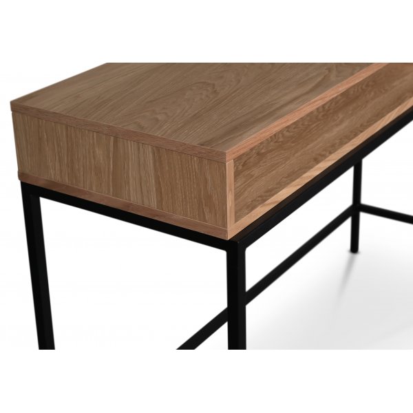 Stilo V.2 Skrivebord - Oljet eik / Svart metall Stilo V.2 Skrivebord - Oljet eik / Svart metall